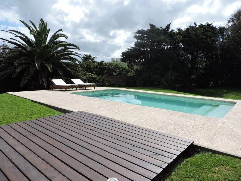 Casa en alquiler con pileta en la desembocadura